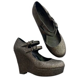 Gianni Bini Women 8M Black Gold Glitter 2 Strap Buckle Platform Wedge Mary Janes